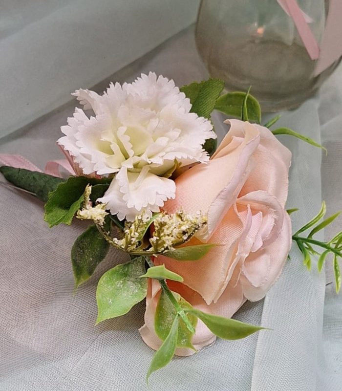 Pretty in Peach Boutonier